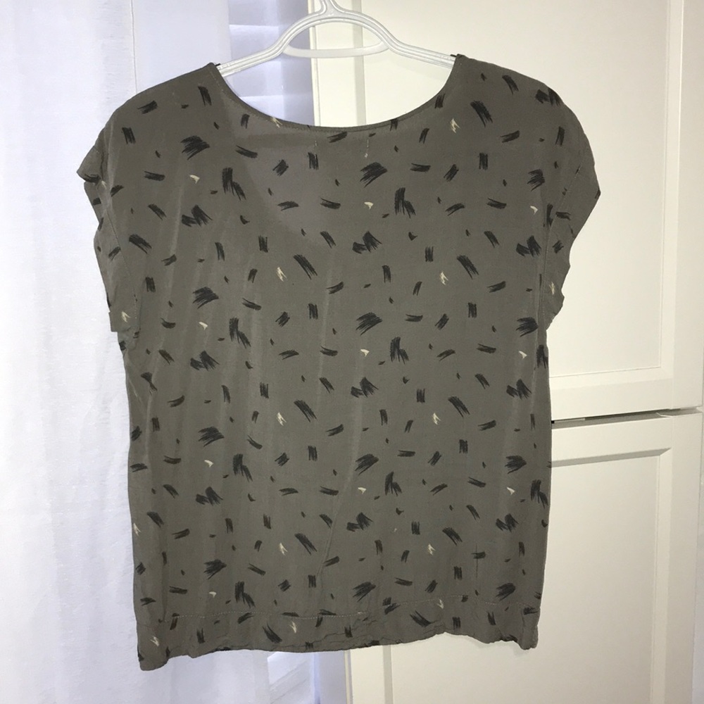 Cute Patterned Gray Blouse - Picture 2 of 2